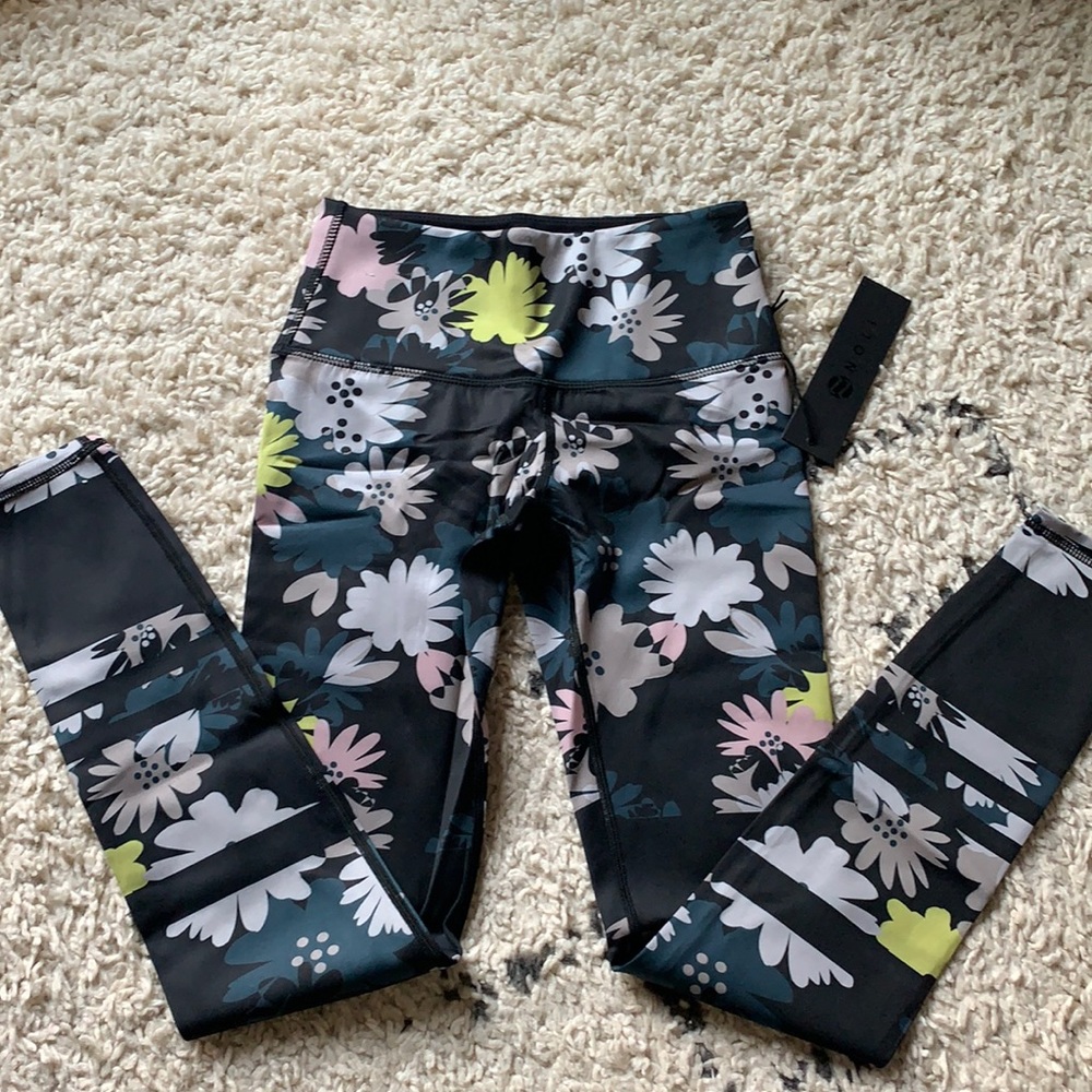 Black floral Noli yoga pants. Size small